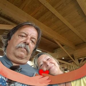 Meet your Posher, Bob n debbie